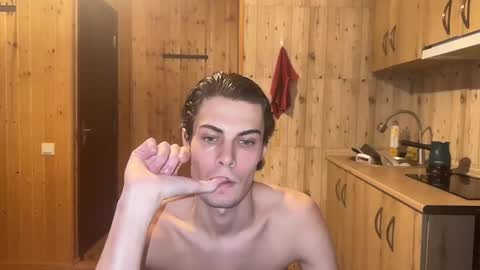 Snapshot of louis_preston chatting on February 27, 4:40 pm Mark online show from February 27, 4:40 pm