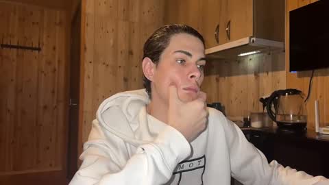 Snapshot of louis_preston chatting on March 18, 4:21 pm Mark online show from March 18, 4:21 pm