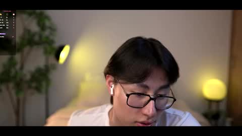 Snapshot of louis_zh chatting on March 1, 2:13 am Louis online show from March 1, 2:13 am