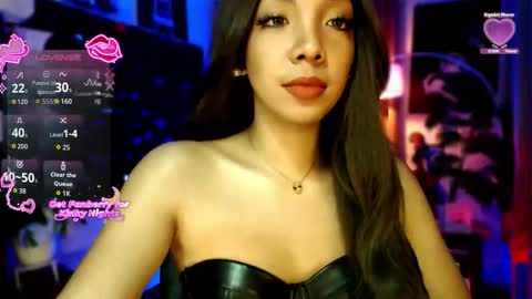 Snapshot of louisassy chatting on February 19, 2:51 am Louisa online show from February 19, 2:51 am