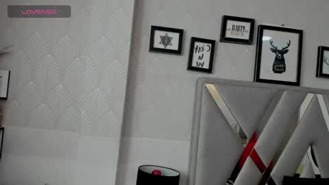 Snapshot of louise_taylorr chatting on January 23, 5:52 pm louise_taylorr online show from January 23, 5:52 pm