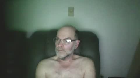 Snapshot of louism13 chatting on October 27, 3:32 am louism13 online show from October 27, 3:32 am