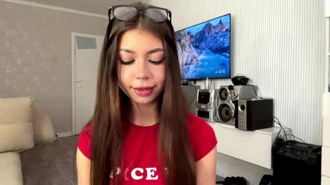 Flora online show from March 14, 11:15 am