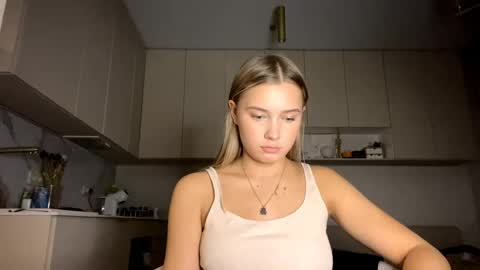 Eliza online show from April 3, 4:38 pm