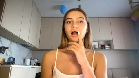 Eliza online show from May 18, 4:40 am