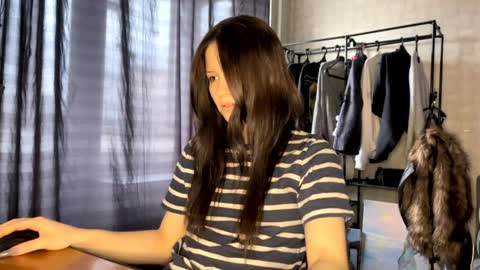 Elfie online show from April 3, 3:21 pm