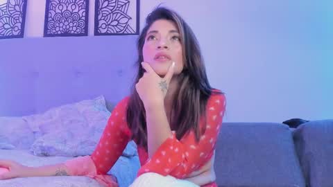 Lourrein Stoun   Independiente online show from February 5, 5:34 am