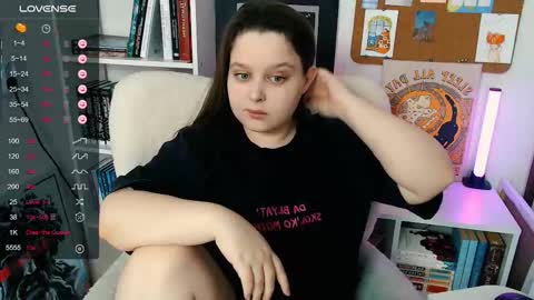 Mia  online show from March 26, 10:32 am