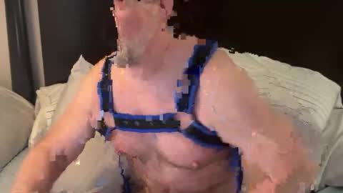 love1on1cam online show from April 3, 6:39 pm