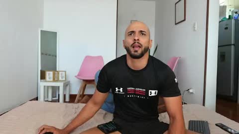 Snapshot of love2000x chatting on April 3, 4:38 pm love2000x online show from April 3, 4:38 pm