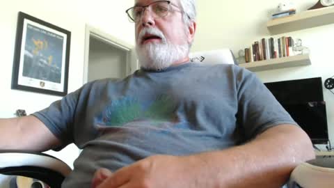 Snapshot of love2c2c2 chatting on June 23, 2:04 pm love2c2c2 online show from June 23, 2:04 pm