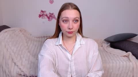 Snapshot of love_bella_ chatting on March 2, 12:02 am love bella online show from March 2, 12:02 am