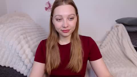 Snapshot of love_bella_ chatting on March 20, 12:15 am love bella online show from March 20, 12:15 am