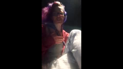 Snapshot of love_blooms chatting on March 4, 10:54 am love_blooms online show from March 4, 10:54 am