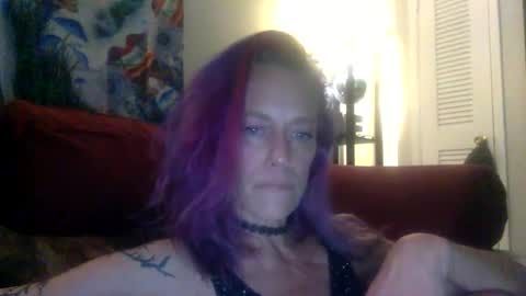 Snapshot of love_blooms chatting on March 8, 8:29 am love_blooms online show from March 8, 8:29 am