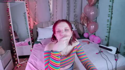 Snapshot of love_is_lola chatting on February 21, 7:34 am Lola online show from February 21, 7:34 am