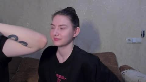 LINA online show from February 23, 3:31 pm