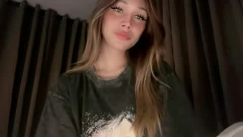 kissme online show from April 12, 7:41 pm