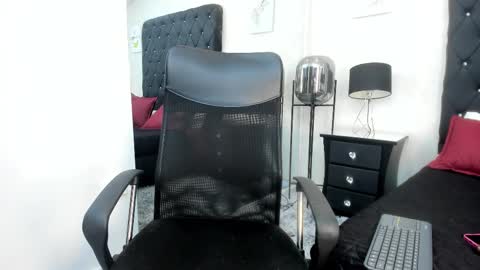 Melany  online show from December 4, 5:54 pm