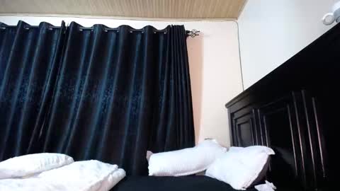 Snapshot of love_niahh chatting on April 15, 2:29 am niahh online show from April 15, 2:29 am