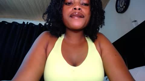 Snapshot of love_niahh chatting on April 20, 12:08 pm niahh online show from April 20, 12:08 pm
