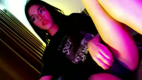 Snapshot of love_seren chatting on April 16, 10:05 am Seren online show from April 16, 10:05 am