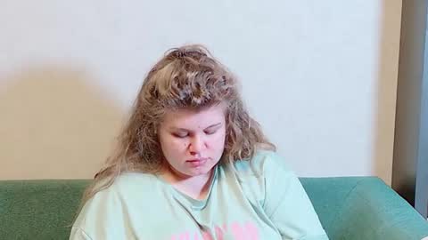 Snapshot of love_wiggy18 chatting on December 3, 12:49 pm Ally online show from December 3, 12:49 pm