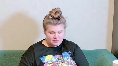 Snapshot of love_wiggy18 chatting on December 6, 3:22 pm Ally online show from December 6, 3:22 pm