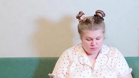 Snapshot of love_wiggy18 chatting on December 9, 2:06 pm Ally online show from December 9, 2:06 pm