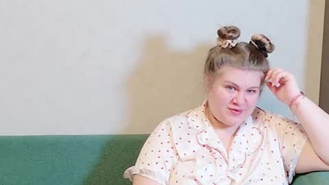 Snapshot of love_wiggy18 chatting on December 10, 1:22 pm Ally online show from December 10, 1:22 pm