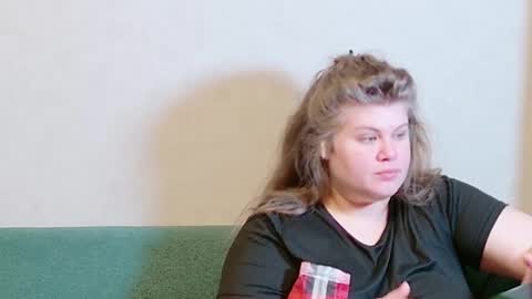 Snapshot of love_wiggy18 chatting on December 13, 2:16 pm Ally online show from December 13, 2:16 pm