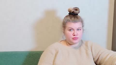 Snapshot of love_wiggy18 chatting on December 17, 3:28 pm Ally online show from December 17, 3:28 pm