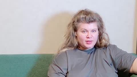 Snapshot of love_wiggy18 chatting on December 18, 2:17 pm Ally online show from December 18, 2:17 pm