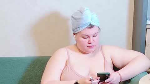 Snapshot of love_wiggy18 chatting on January 9, 12:09 pm Ally online show from January 9, 12:09 pm