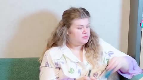 Snapshot of love_wiggy18 chatting on January 20, 11:24 am Ally online show from January 20, 11:24 am