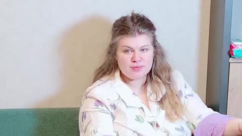 Snapshot of love_wiggy18 chatting on January 21, 9:35 am Ally online show from January 21, 9:35 am