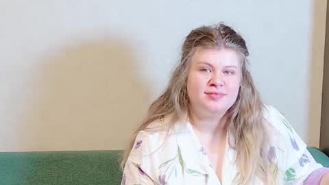 Snapshot of love_wiggy18 chatting on January 21, 3:43 pm Ally online show from January 21, 3:43 pm