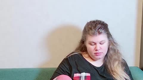 Snapshot of love_wiggy18 chatting on January 22, 10:29 am Ally online show from January 22, 10:29 am