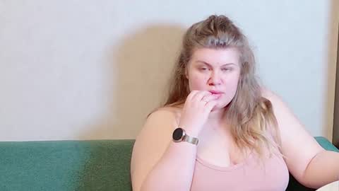 Snapshot of love_wiggy18 chatting on January 28, 1:05 pm Ally online show from January 28, 1:05 pm