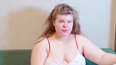 Snapshot of love_wiggy18 chatting on February 4, 8:02 am Ally online show from February 4, 8:02 am