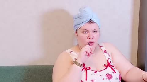 Snapshot of love_wiggy18 chatting on February 5, 10:30 am Ally online show from February 5, 10:30 am