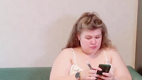 Snapshot of love_wiggy18 chatting on February 6, 9:43 am Ally online show from February 6, 9:43 am