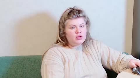 Snapshot of love_wiggy18 chatting on February 12, 2:32 pm Ally online show from February 12, 2:32 pm