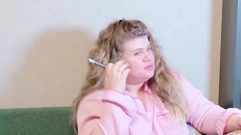 Snapshot of love_wiggy18 chatting on February 19, 1:17 pm Ally online show from February 19, 1:17 pm