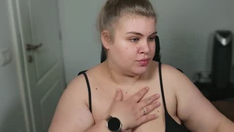 Snapshot of love_wiggy18 chatting on September 30, 6:07 am Ally online show from September 30, 6:07 am