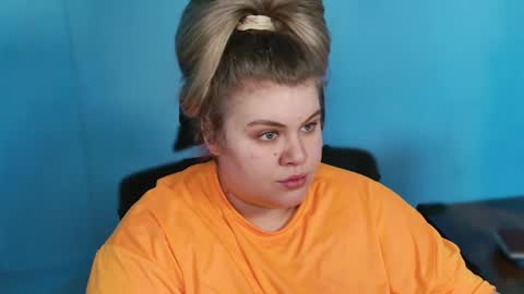 Snapshot of love_wiggy18 chatting on February 10, 8:29 am Ally online show from February 10, 8:29 am