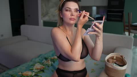 Snapshot of love_you_to123 chatting on October 7, 8:44 am love you to123 online show from October 7, 8:44 am