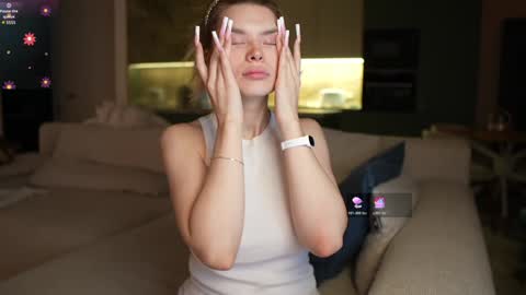 Snapshot of love_you_to123 chatting on December 22, 4:42 am love you to123 online show from December 22, 4:42 am