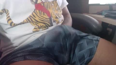 Snapshot of loveandrobotss chatting on February 12, 5:08 pm Estiven online show from February 12, 5:08 pm