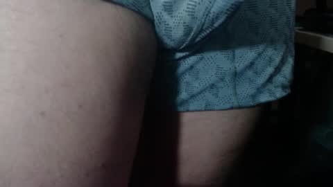 Snapshot of loveandrobotss chatting on February 18, 3:57 am Estiven online show from February 18, 3:57 am